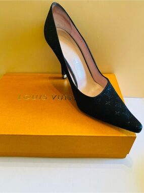 Louis Vuitton Black Silk Monogram Heels Size 38. Authentic.  Incl Box & Cover